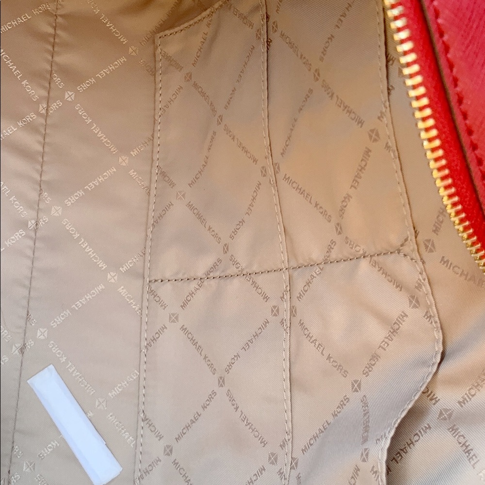 Gaby’sBags👜💕-NWT Michael Kors Chain Tote Red - Picture 7 of 8